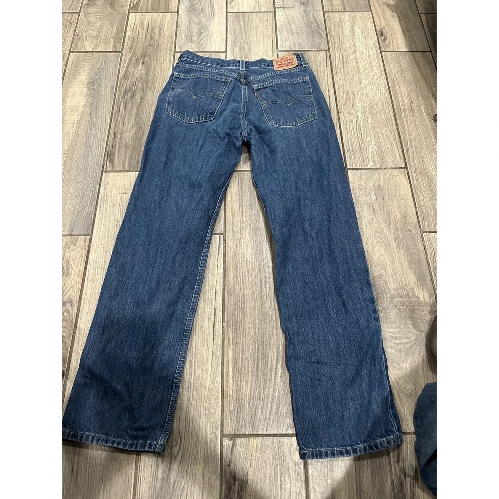 Levi's Women's Size 27 Low Pro Straight Jeans Medium Wash Denim Blue